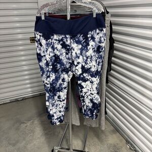 Torrid | Yoga Pants with Ladder Ankle in Blue Tie Dye | size 3